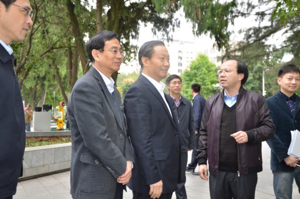 1542155968179937.jpg 广西壮族自治区党委书记彭清华视察博世科项目1-a37f09d4-e0ac-47e8-bfa6-c034160d9f20.jpg